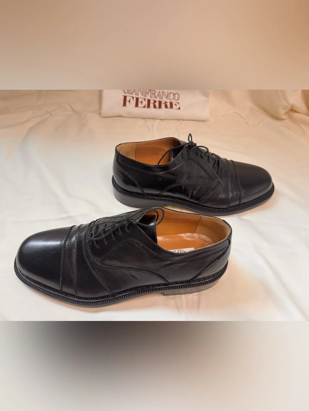 Gianfranco Ferre Men’s classic lace-up oxford shoe black